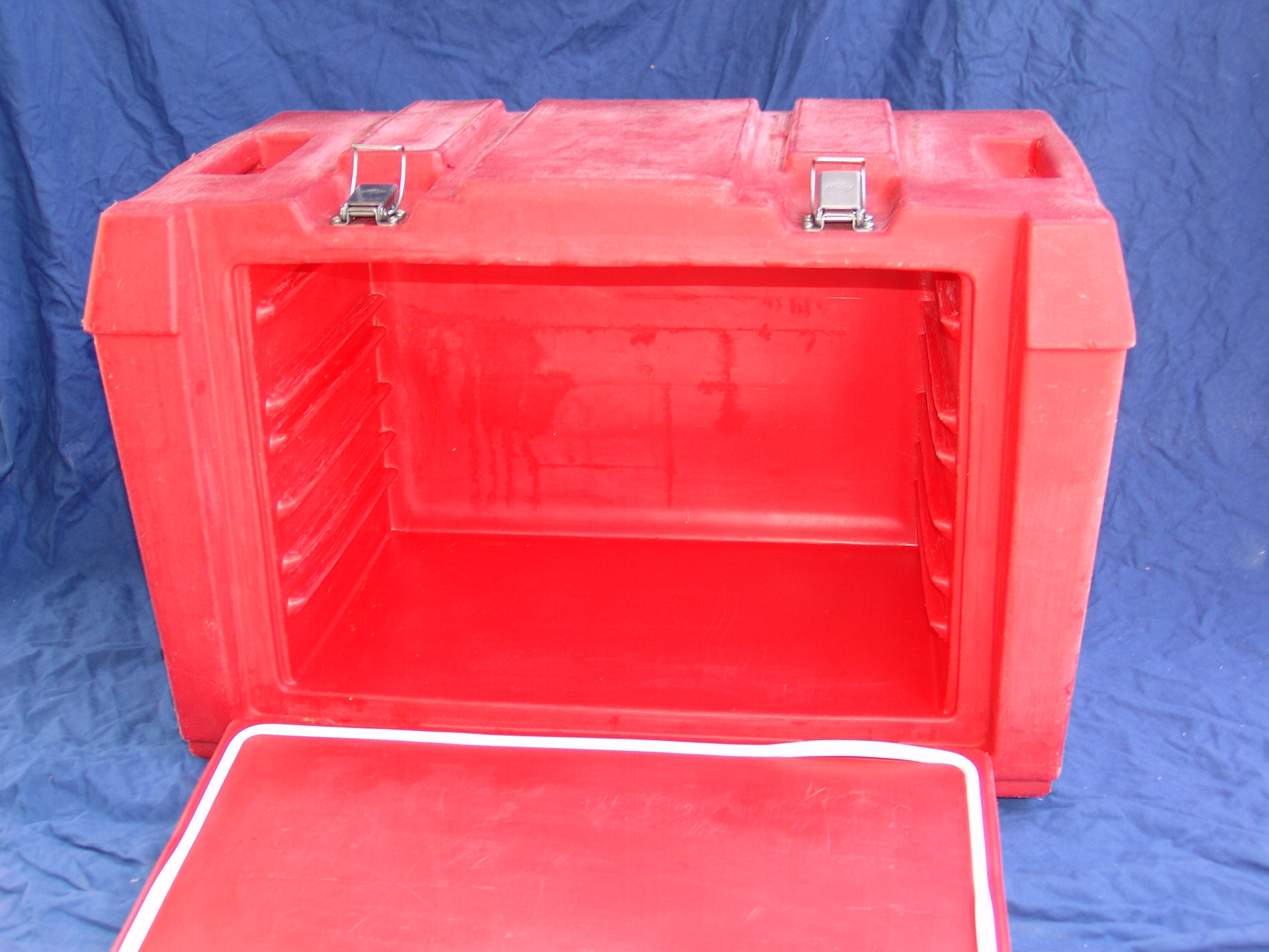 Thermobox mit Einschubleisten 6 1/1 GN, rot (ohne GN-Einsätze)